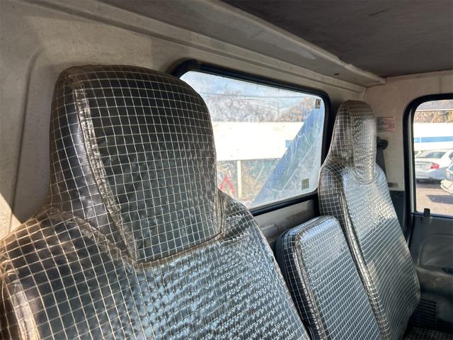 エルフトラック 　深ダンプ　ＭＴ　後輪ダブル　キーレスエントリー　ＥＳＣ（35枚目）