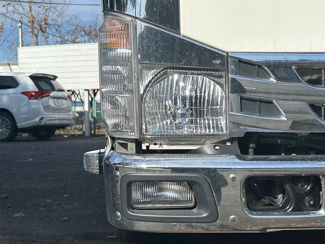 エルフトラック 　ＭＴ　後輪ダブル　レーンアシスト　ドライブレコーダー　ＥＴＣ　ナビ　ＴＶ　電動格納ミラー　エアコン　パワーウィンドウ（28枚目）