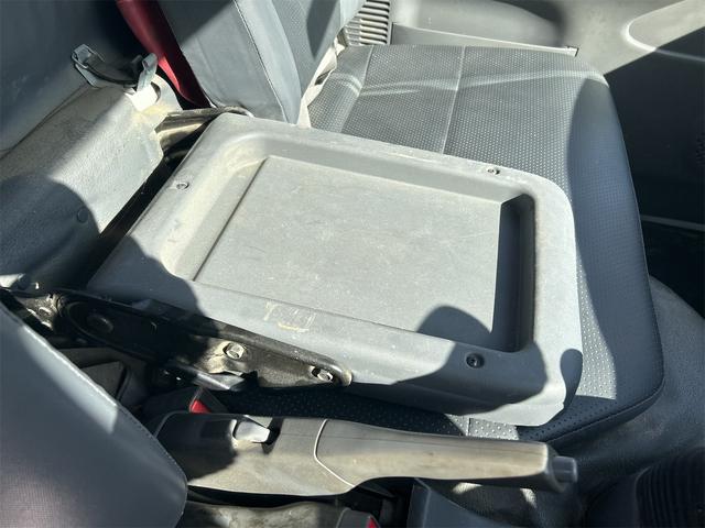 エルフトラック 　ＭＴ　後輪ダブル　レーンアシスト　ドライブレコーダー　ＥＴＣ　ナビ　ＴＶ　電動格納ミラー　エアコン　パワーウィンドウ（33枚目）