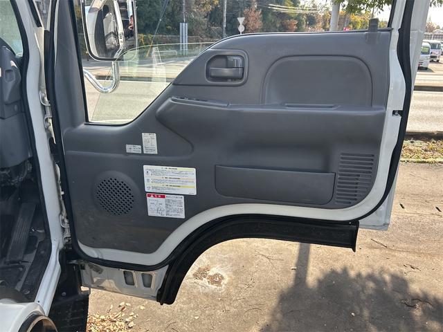 エルフトラック 　ＭＴ　後輪ダブル　レーンアシスト　ドライブレコーダー　ＥＴＣ　ナビ　ＴＶ　電動格納ミラー　エアコン　パワーウィンドウ（50枚目）