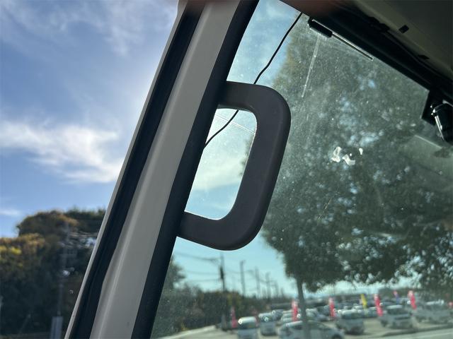 エルフトラック 　ＭＴ　後輪ダブル　レーンアシスト　ドライブレコーダー　ＥＴＣ　ナビ　ＴＶ　電動格納ミラー　エアコン　パワーウィンドウ（54枚目）