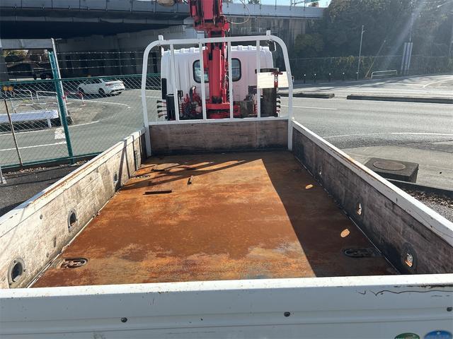 エルフトラック 　ＭＴ　後輪ダブル　ドライブレコーダー　ナビ　ＴＶ　アイドリングストップ　電動格納ミラー　ＥＳＣ　エアコン　パワーステアリング（18枚目）