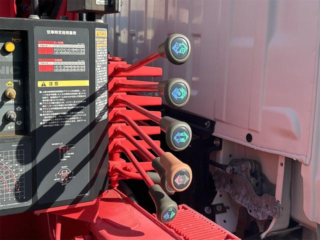 エルフトラック 　ＭＴ　後輪ダブル　ドライブレコーダー　ナビ　ＴＶ　アイドリングストップ　電動格納ミラー　ＥＳＣ　エアコン　パワーステアリング（25枚目）