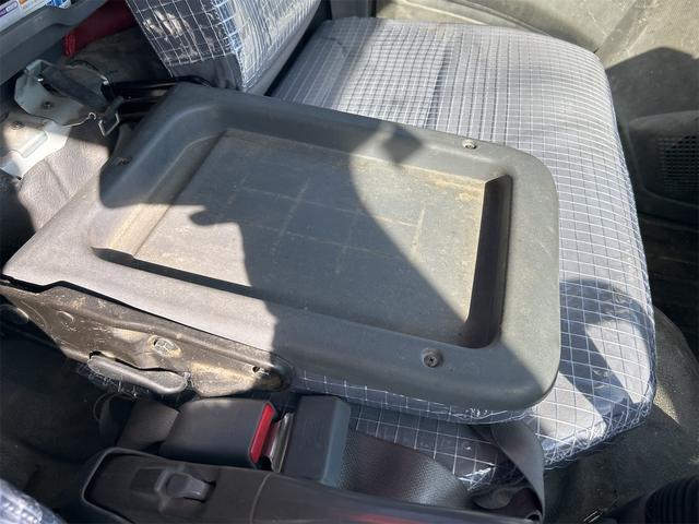 エルフトラック 　ＭＴ　後輪ダブル　ドライブレコーダー　ナビ　ＴＶ　アイドリングストップ　電動格納ミラー　ＥＳＣ　エアコン　パワーステアリング（38枚目）