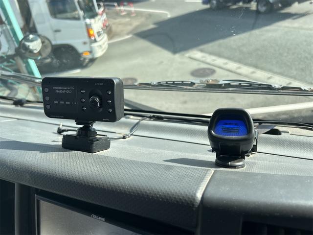 エルフトラック 　ＭＴ　後輪ダブル　ドライブレコーダー　ナビ　ＴＶ　アイドリングストップ　電動格納ミラー　ＥＳＣ　エアコン　パワーステアリング（46枚目）