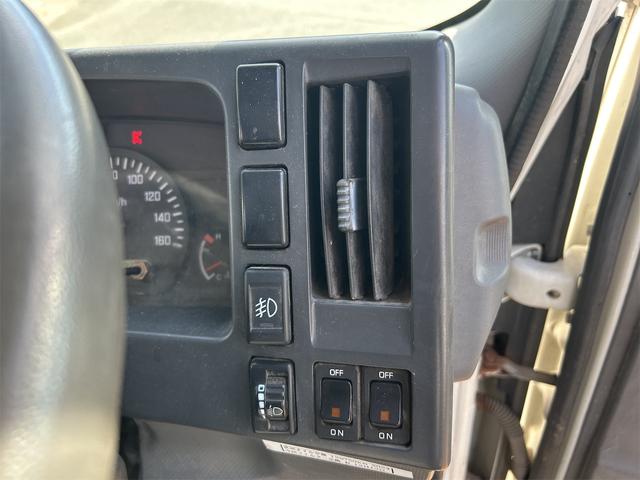 エルフトラック 　ＭＴ　後輪ダブル　ドライブレコーダー　ナビ　ＴＶ　アイドリングストップ　電動格納ミラー　ＥＳＣ　エアコン　パワーステアリング（55枚目）