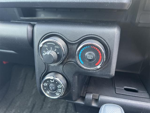 �C���ɍ��킹�Ē����I�ɑ��삷�邱�ƂŁA�ԓ������ł����K�ɕۂĂ܂��B