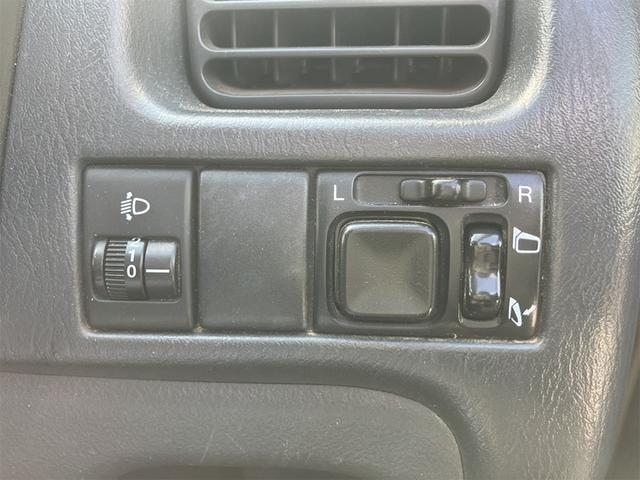 Ｋｅｉ Ａ　キーレスエントリー　電動格納ミラー　ＡＴ　ＣＤ　衝突安全ボディ　エアコン　パワーステアリング　パワーウィンドウ（7枚目）