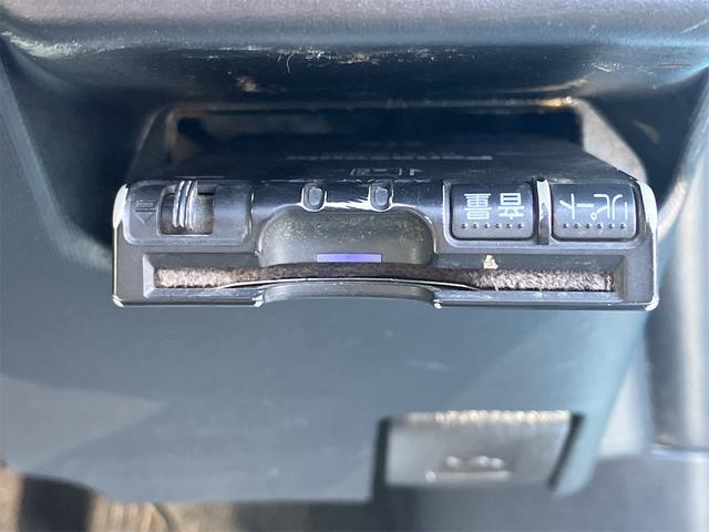 アクア Ｓ　ＥＴＣ　ナビ　アルミホイール　オートライト　スマートキー　電動格納ミラー　ＣＶＴ　衝突安全ボディ　ＡＢＳ　ＥＳＣ　Ｂｌｕｅｔｏｏｔｈ　エアコン　パワーステアリング　パワーウィンドウ　ＢＴ交換済（5枚目）