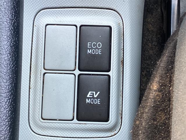 アクア Ｓ　ＥＴＣ　ナビ　アルミホイール　オートライト　スマートキー　電動格納ミラー　ＣＶＴ　衝突安全ボディ　ＡＢＳ　ＥＳＣ　Ｂｌｕｅｔｏｏｔｈ　エアコン　パワーステアリング　パワーウィンドウ　ＢＴ交換済（9枚目）