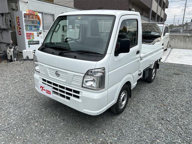 ＮＴ１００クリッパートラック 　ＭＴ　エアコン　運転席エアバッグ　助手席エアバッグ　あおりプロテクター　ゴムマット　サイドバイザー　荷台マット（2枚目）