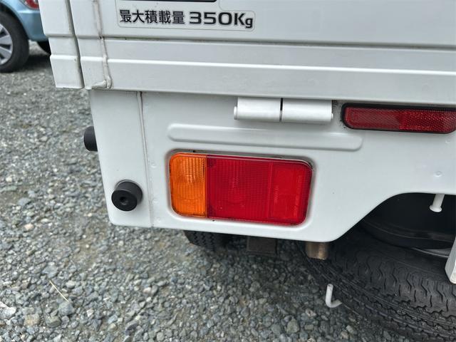 ＮＴ１００クリッパートラック 　ＭＴ　エアコン　運転席エアバッグ　助手席エアバッグ　あおりプロテクター　ゴムマット　サイドバイザー　荷台マット（13枚目）