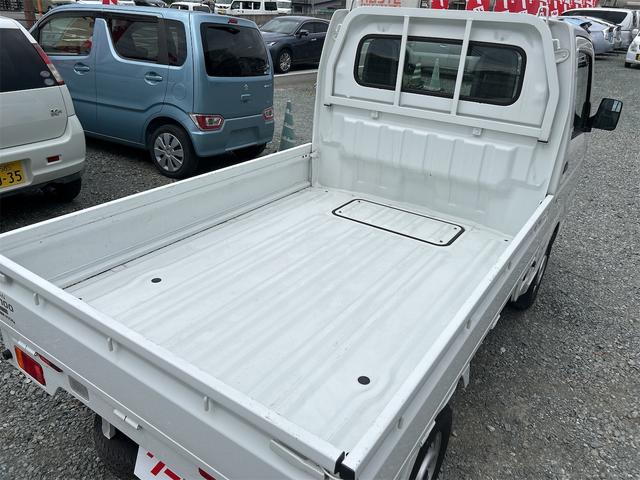 ＮＴ１００クリッパートラック 　ＭＴ　エアコン　運転席エアバッグ　助手席エアバッグ　あおりプロテクター　ゴムマット　サイドバイザー　荷台マット（14枚目）