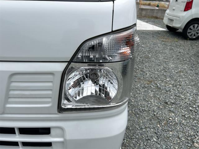 ＮＴ１００クリッパートラック 　ＭＴ　エアコン　運転席エアバッグ　助手席エアバッグ　あおりプロテクター　ゴムマット　サイドバイザー　荷台マット（22枚目）