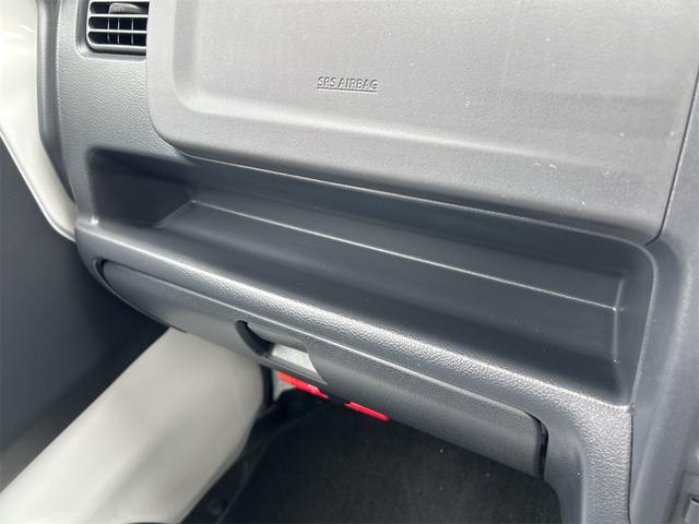 ＮＴ１００クリッパートラック 　ＭＴ　エアコン　運転席エアバッグ　助手席エアバッグ　あおりプロテクター　ゴムマット　サイドバイザー　荷台マット（29枚目）