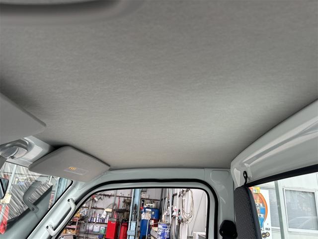 ＮＴ１００クリッパートラック 　ＭＴ　エアコン　運転席エアバッグ　助手席エアバッグ　あおりプロテクター　ゴムマット　サイドバイザー　荷台マット（49枚目）