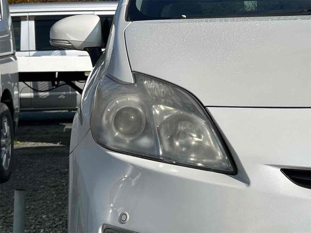 プリウス Ｓ　ＥＴＣ　クリアランスソナー　バックカメラ　ナビ　ＴＶ　アルミホイール　ＣＶＴ　スマートキー　アイドリングストップ　電動格納ミラー　盗難防止システム　ＣＤ　ミュージックプレイヤー接続可（21枚目）