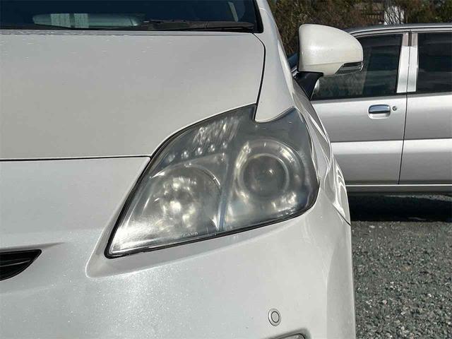 プリウス Ｓ　ＥＴＣ　クリアランスソナー　バックカメラ　ナビ　ＴＶ　アルミホイール　ＣＶＴ　スマートキー　アイドリングストップ　電動格納ミラー　盗難防止システム　ＣＤ　ミュージックプレイヤー接続可（23枚目）