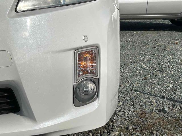 プリウス Ｓ　ＥＴＣ　クリアランスソナー　バックカメラ　ナビ　ＴＶ　アルミホイール　ＣＶＴ　スマートキー　アイドリングストップ　電動格納ミラー　盗難防止システム　ＣＤ　ミュージックプレイヤー接続可（24枚目）