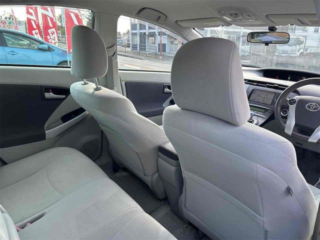 プリウス Ｓ　ＥＴＣ　クリアランスソナー　バックカメラ　ナビ　ＴＶ　アルミホイール　ＣＶＴ　スマートキー　アイドリングストップ　電動格納ミラー　盗難防止システム　ＣＤ　ミュージックプレイヤー接続可（49枚目）