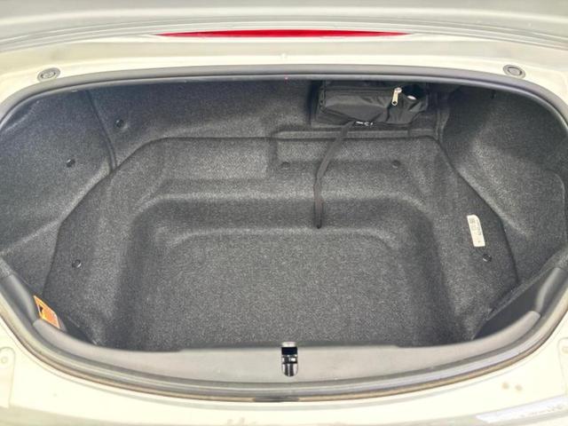 ロードスター Ｓレザーパッケージ　ＢＯＳＥ／保証書／純正　ＳＤナビ／シートヒーター／車線逸脱防止支援システム／シート　フルレザー／ヘッドランプ　ＬＥＤ／ＥＴＣ／ＥＢＤ付ＡＢＳ／横滑り防止装置／フルセグＴＶ／ＤＶＤ　革シート　ＤＶＤ再生（6枚目）