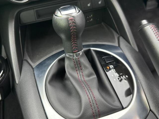 ロードスター Ｓレザーパッケージ　ＢＯＳＥ／保証書／純正　ＳＤナビ／シートヒーター／車線逸脱防止支援システム／シート　フルレザー／ヘッドランプ　ＬＥＤ／ＥＴＣ／ＥＢＤ付ＡＢＳ／横滑り防止装置／フルセグＴＶ／ＤＶＤ　革シート　ＤＶＤ再生（16枚目）
