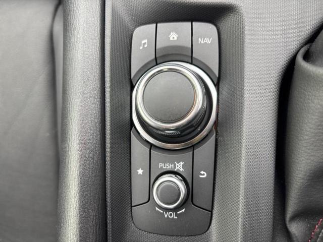 ロードスター Ｓレザーパッケージ　ＢＯＳＥ／保証書／純正　ＳＤナビ／シートヒーター／車線逸脱防止支援システム／シート　フルレザー／ヘッドランプ　ＬＥＤ／ＥＴＣ／ＥＢＤ付ＡＢＳ／横滑り防止装置／フルセグＴＶ／ＤＶＤ　革シート　ＤＶＤ再生（19枚目）
