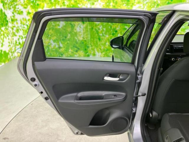 フィット ｅＨＥＶベーシック　衝突安全装置／車線逸脱防止支援システム／ヘッドランプ　ＬＥＤ／ＥＴＣ／ＥＢＤ付ＡＢＳ／横滑り防止装置／アイドリングストップ／クルーズコントロール／禁煙車／エアバッグ　運転席／エアバッグ　助手席（7枚目）