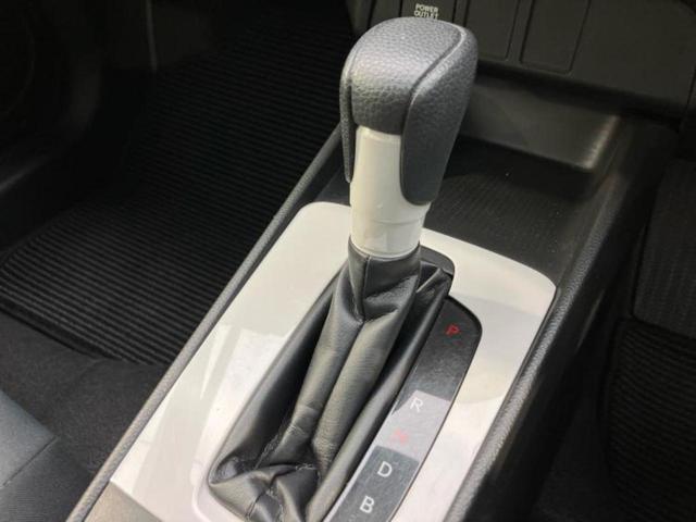 フィット ｅＨＥＶベーシック　衝突安全装置／車線逸脱防止支援システム／ヘッドランプ　ＬＥＤ／ＥＴＣ／ＥＢＤ付ＡＢＳ／横滑り防止装置／アイドリングストップ／クルーズコントロール／禁煙車／エアバッグ　運転席／エアバッグ　助手席（15枚目）