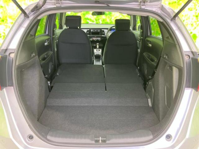 フィット ｅＨＥＶベーシック　衝突安全装置／車線逸脱防止支援システム／ヘッドランプ　ＬＥＤ／ＥＴＣ／ＥＢＤ付ＡＢＳ／横滑り防止装置／アイドリングストップ／クルーズコントロール／禁煙車／エアバッグ　運転席／エアバッグ　助手席（19枚目）