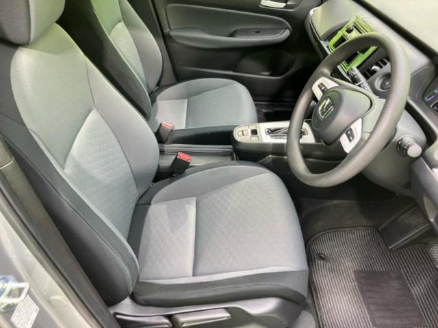 フィット ｅＨＥＶベーシック　衝突安全装置／車線逸脱防止支援システム／ヘッドランプ　ＬＥＤ／ＥＴＣ／ＥＢＤ付ＡＢＳ／横滑り防止装置／アイドリングストップ／クルーズコントロール／禁煙車／エアバッグ　運転席／エアバッグ　助手席（21枚目）