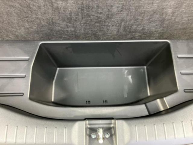 フィット ｅＨＥＶベーシック　衝突安全装置／車線逸脱防止支援システム／ヘッドランプ　ＬＥＤ／ＥＴＣ／ＥＢＤ付ＡＢＳ／横滑り防止装置／アイドリングストップ／クルーズコントロール／禁煙車／エアバッグ　運転席／エアバッグ　助手席（24枚目）