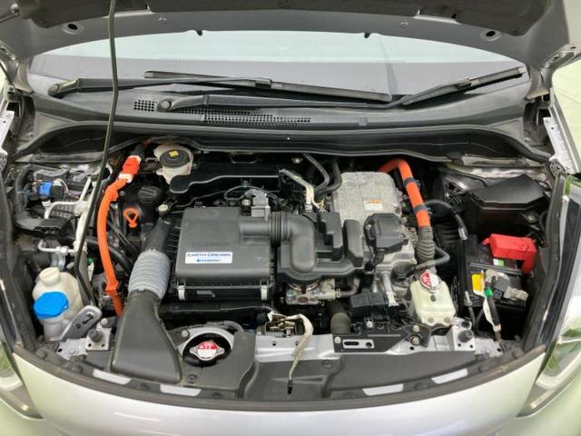 フィット ｅＨＥＶベーシック　衝突安全装置／車線逸脱防止支援システム／ヘッドランプ　ＬＥＤ／ＥＴＣ／ＥＢＤ付ＡＢＳ／横滑り防止装置／アイドリングストップ／クルーズコントロール／禁煙車／エアバッグ　運転席／エアバッグ　助手席（44枚目）