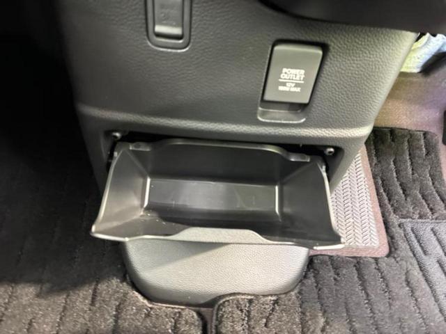 N-BOXカスタム G・Lホンダセンシング 純正 SDナビ/ホンダセンシング/電動スライドドア/車線逸脱防止支援システム/パーキングアシスト バックガイド/ヘッドランプ LED/USBジャック/Bluetooth接続/ETC バックカメラ(27枚目)