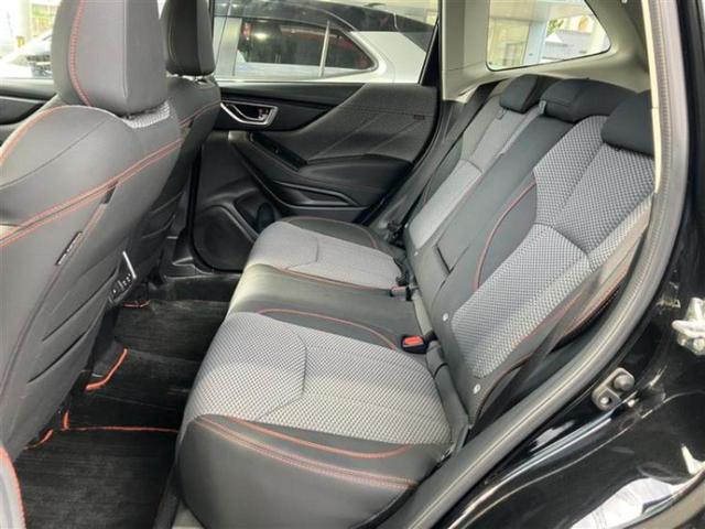 ＷＥＣＡＲＳでは各商談席に大型モニターをご用意しております！見やすい大画面でゆったりと全国の在庫をご覧いただけます！是非ご来店お待ちしております！