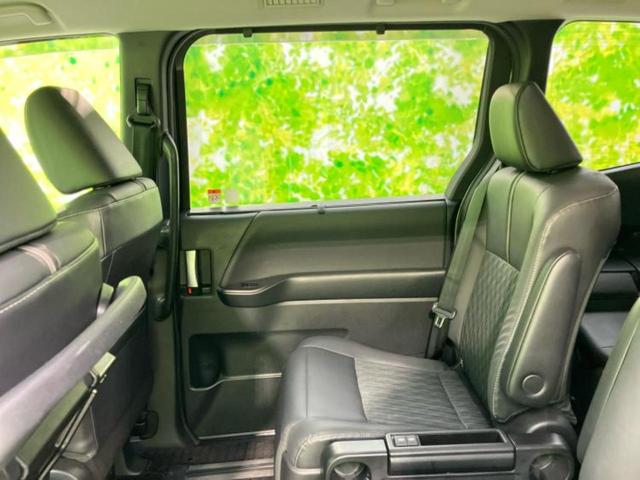 ノア ハイブリッドＺ　保証書／ディスプレイオーディオ＋ナビ１０インチ／衝突安全装置／両側電動スライドドア／シートヒーター／車線逸脱防止支援システム／シート　ハーフレザー／電動バックドア／ドライブレコーダー　前後　ドラレコ（5枚目）