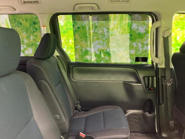 ノア Ｘ　新品タイヤ／保証書／純正　ＳＤナビ／電動スライドドア／ヘッドランプ　ＨＩＤ／Ｂｌｕｅｔｏｏｔｈ接続／ＥＴＣ／ＥＢＤ付ＡＢＳ／横滑り防止装置／アイドリングストップ／バックモニター／フルセグＴＶ（25枚目）