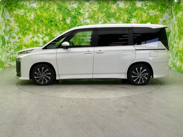 ヴォクシー ハイブリッドＳ－Ｚ　新品タイヤ／保証書／ディスプレイオーディオ＋ナビ１０インチ／トヨタセーフティセンス／両側電動スライドドア／シートヒーター／車線逸脱防止支援システム／シート　ハーフレザー　衝突被害軽減システム　ドラレコ（2枚目）