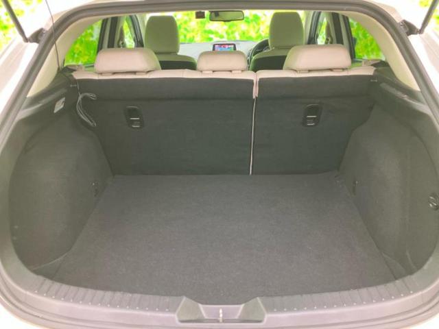 アクセラスポーツ １５ＸＤ　Ｌパッケージ　新品タイヤ／ＢＯＳＥ／保証書／純正　ナビ／衝突安全装置／シートヒーター　前席／車線逸脱防止支援システム／シート　フルレザー／ドライブレコーダー　前後／ヘッドランプ　ＬＥＤ／ＵＳＢジャック　革シート（19枚目）