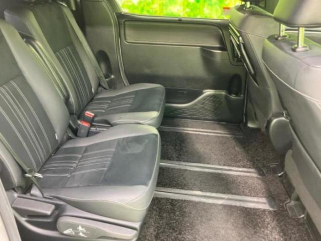 エスクァイア ハイブリッドＧｉプレミアムＰブラックテーラード　新品タイヤ／エアロ／保証書／社外　１１インチ　ＳＤナビ／フリップダウンモニター　社外　１２．８インチ／衝突安全装置／両側電動スライドドア／シートヒーター／車線逸脱防止支援システム　衝突被害軽減システム（8枚目）