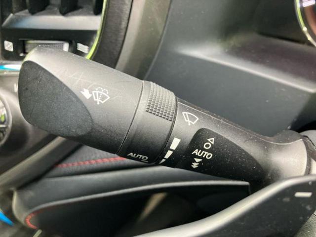 クラウン アスリートＳ－Ｔ　サンルーフ／エアロ／保証書／純正　ＳＤナビ／シート　フルレザー／ヘッドランプ　ＬＥＤ／Ｂｌｕｅｔｏｏｔｈ接続／ＥＴＣ／ＥＢＤ付ＡＢＳ／横滑り防止装置／アイドリングストップ／クルーズコントロール（16枚目）