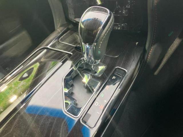 クラウン アスリートＳ－Ｔ　サンルーフ／エアロ／保証書／純正　ＳＤナビ／シート　フルレザー／ヘッドランプ　ＬＥＤ／Ｂｌｕｅｔｏｏｔｈ接続／ＥＴＣ／ＥＢＤ付ＡＢＳ／横滑り防止装置／アイドリングストップ／クルーズコントロール（17枚目）