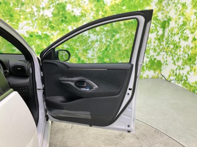 ヤリス ハイブリッドＺ　保証書／ディスプレイオーディオ＋ナビ８インチ／トヨタセーフティセンス／シートヒーター　前席／パノラミックビューモニター／車線逸脱防止支援システム／シート　ハーフレザー　衝突被害軽減システム　ドラレコ（4枚目）