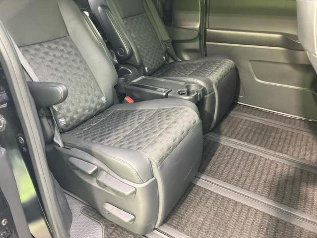 ヴォクシー ハイブリッドＳ－Ｚ　保証書／ディスプレイオーディオ＋ナビ１０．５インチ／デジタルインナーミラー／トヨタセーフティセンス／両側電動スライドドア／シートヒーター／パノラミックビューモニター／車線逸脱防止支援システム　ドラレコ（5枚目）