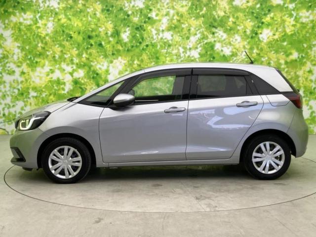フィット ｅＨＥＶベーシック　新品タイヤ／保証書／社外　メモリーナビ／ホンダセンシング／車線逸脱防止支援システム／ヘッドランプ　ＬＥＤ／ＵＳＢジャック／Ｂｌｕｅｔｏｏｔｈ接続／ＥＴＣ／ＥＢＤ付ＡＢＳ／横滑り防止装置　バックカメラ（2枚目）