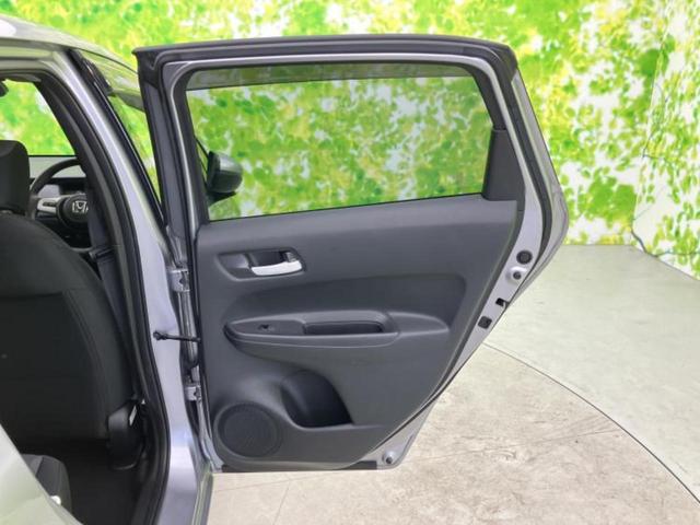 フィット ｅＨＥＶベーシック　新品タイヤ／保証書／社外　メモリーナビ／ホンダセンシング／車線逸脱防止支援システム／ヘッドランプ　ＬＥＤ／ＵＳＢジャック／Ｂｌｕｅｔｏｏｔｈ接続／ＥＴＣ／ＥＢＤ付ＡＢＳ／横滑り防止装置　バックカメラ（5枚目）