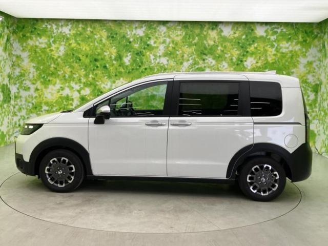 フリード クロスター　保証書／純正　８インチ　ナビ／ホンダセンシング／両側電動スライドドア／シートヒーター　前席／車線逸脱防止支援システム／登録済未使用車／ヘッドランプ　ＬＥＤ／ＵＳＢジャック／Ｂｌｕｅｔｏｏｔｈ接続（2枚目）