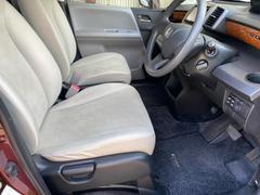 「この車の写真をもっと見たい」「状態が気になる」「この装備はついている？」どんな小さな疑問でもお気軽にお問い合わせください！ 4