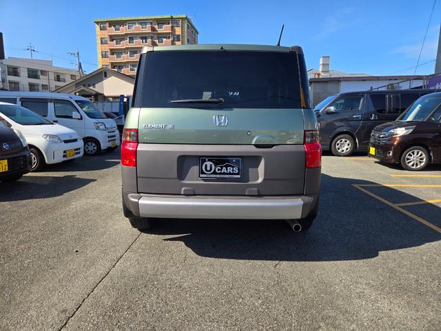 エレメント 　ベースグレード　４ＷＤ　ナビ　ＥＴＣ　ＨＩＤヘッドライト　観音開き　純正アルミホイール　キーレス　スペアキー　エンジンスターター　ドラレコ　取扱説明書　記録簿付（3枚目）