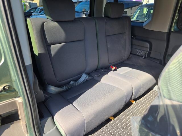 エレメント 　ベースグレード　４ＷＤ　ナビ　ＥＴＣ　ＨＩＤヘッドライト　観音開き　純正アルミホイール　キーレス　スペアキー　エンジンスターター　ドラレコ　取扱説明書　記録簿付（13枚目）